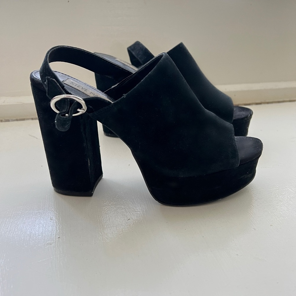 Steve Madden Platform Pumps